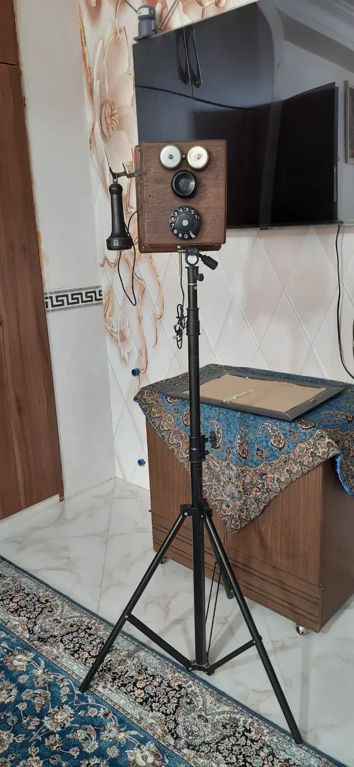 تلفن قدیمی چوبی آنتیک و کلکسیونی|کلکسیون اشیاء عتیقه|مشکین‌دشت, |دیوار