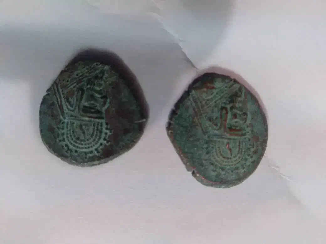 سکه مسی زمان هخامنشی|کلکسیون اشیاء عتیقه|شیراز, کوشک میدان|دیوار