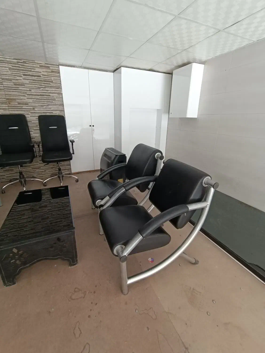 صندلی مدیریت و صندلی انتظار|مبلمان اداری|صدرا-فارس, فاز ۱|دیوار