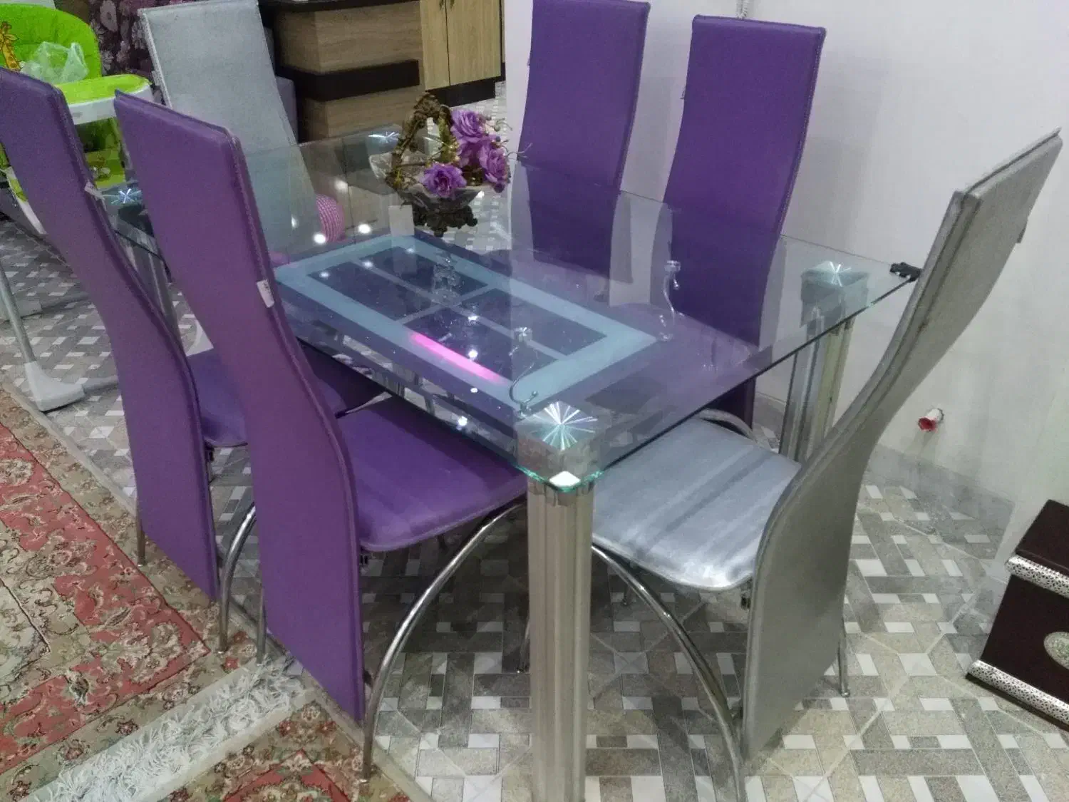 میز نهار خوری خارجی ۶ نفره|میز و صندلی غذاخوری|فولادشهر, C4|دیوار