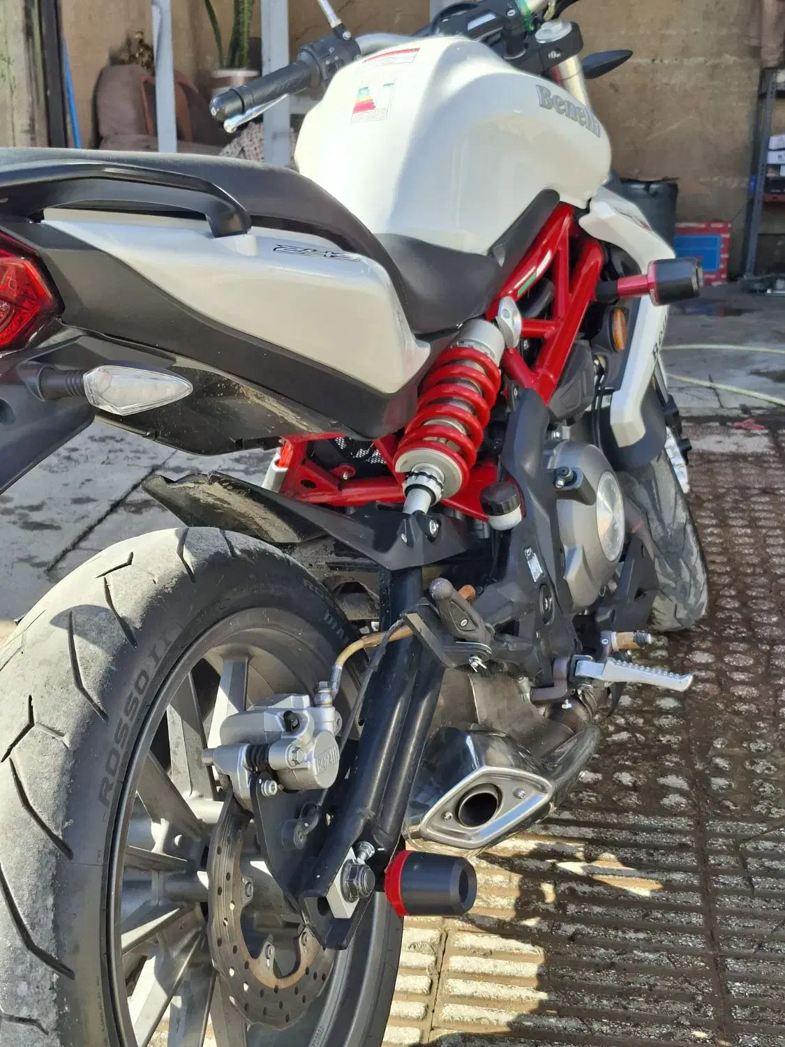 بنلی ۳۰۰ جفت سیلندر (عروسک)|موتورسیکلت|خرم‌آباد, |دیوار