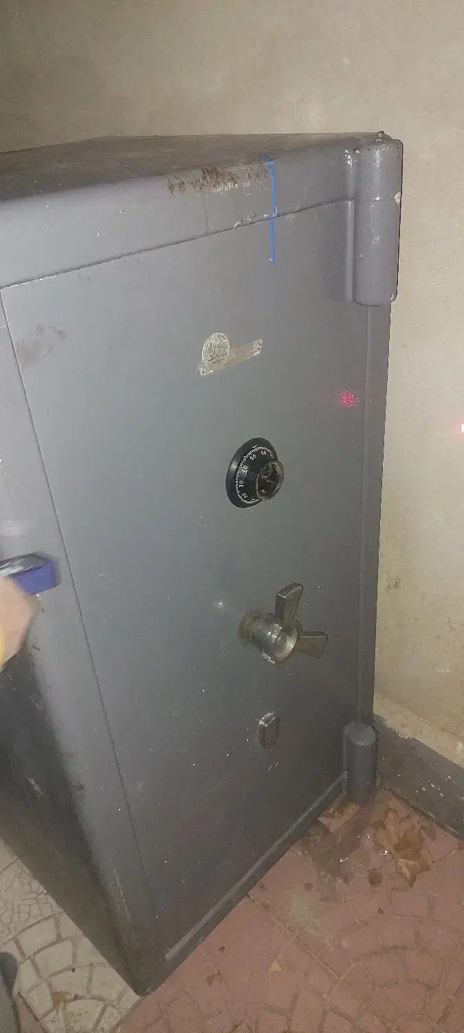 گاوصندق برای طلافروشی اتوگالری املاک و شرکت ها|ابزارآلات|باسمنج, |دیوار