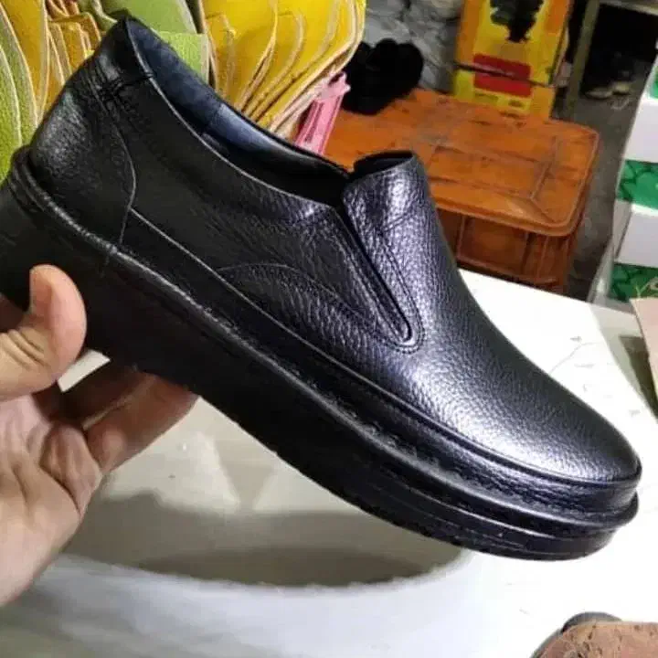 نیازمند دستگاه تزریق کفش دست دوم تمیز|فعالیت داوطلبانه تحقیقاتی|تبریز, |دیوار