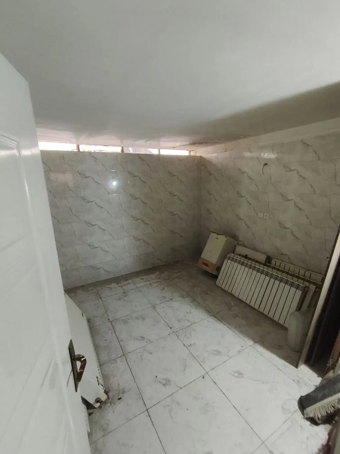 ۹۰متر/کارگاه/والفجر/با اتاق خواب/کف و دیوار سرامیک|اجارهٔ مغازه و غرفه|تهران, والفجر (افسریه)|دیوار