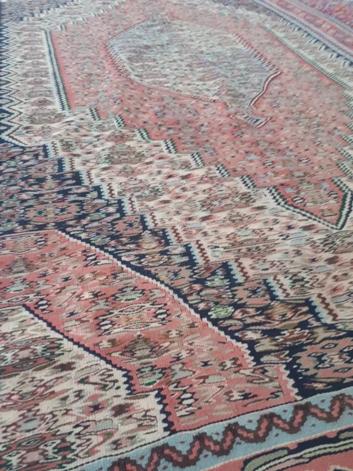 گلیم سوزنی سنندج قدیمی|گلیم، جاجیم، گبه|تهران, سازمان برنامه شمالی|دیوار