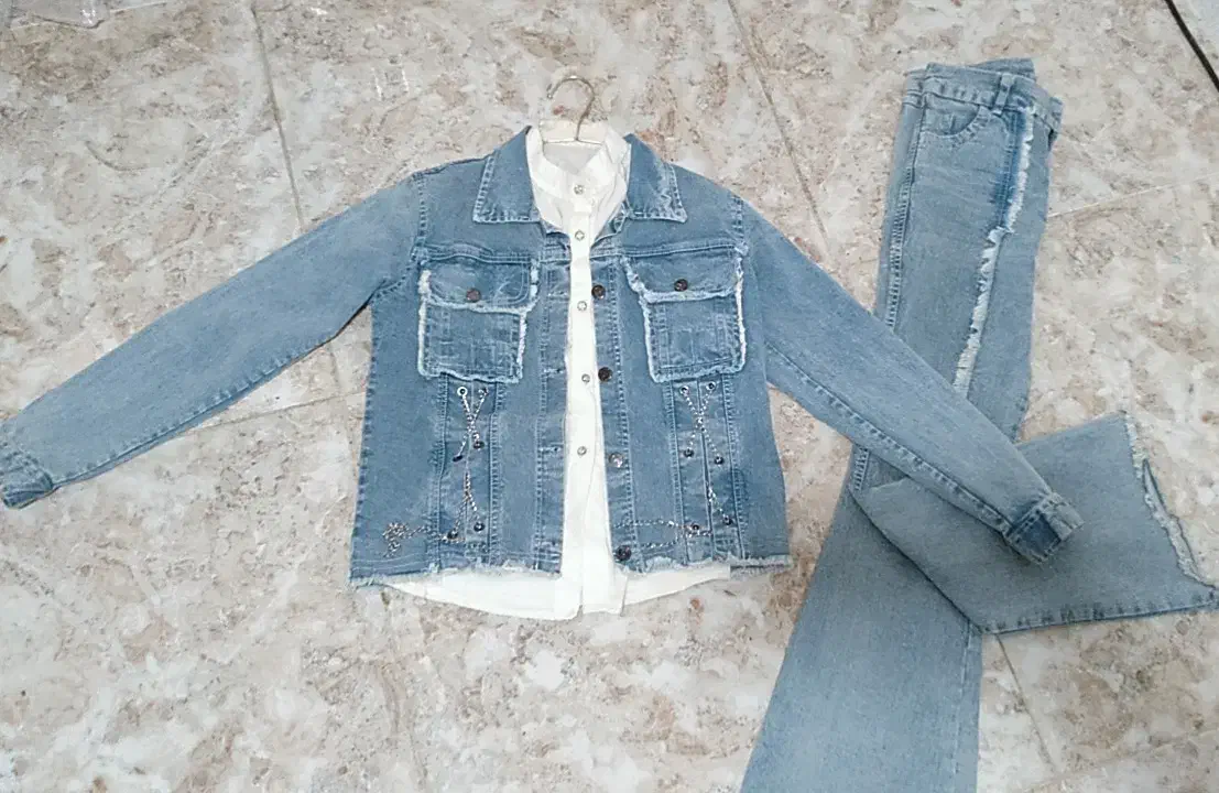 کت لی دخترانه با شلوار دمپا،مانتو چرم نگین دار|لباس|اندیشه, اندیشه فاز ۳|دیوار