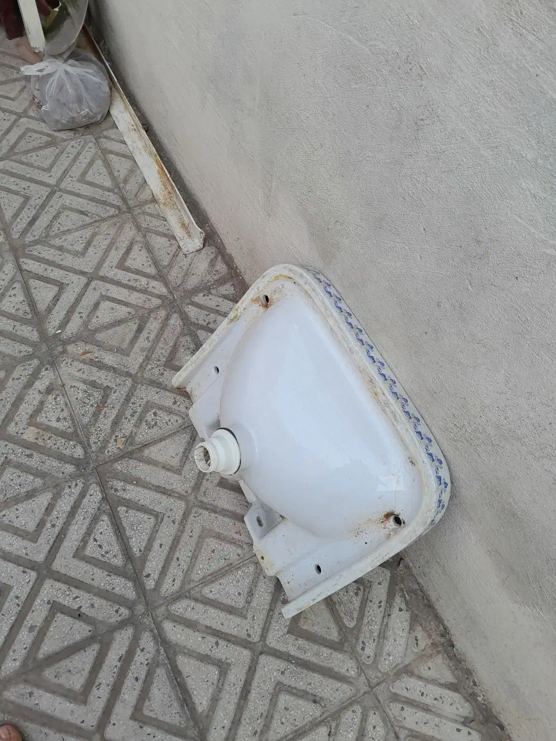 روشویی چینی سالم|لوازم سرویس بهداشتی|خوی, |دیوار