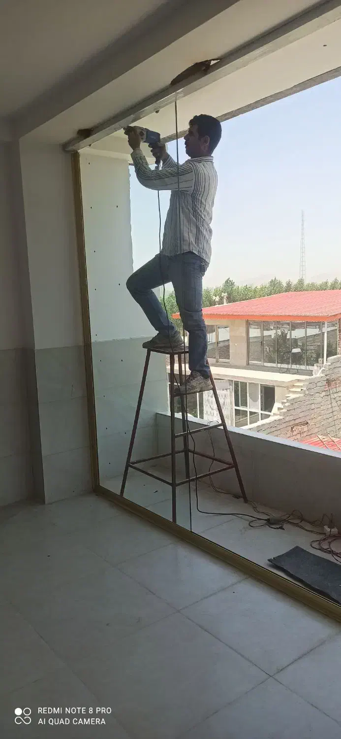 خدمات شیشه بری|خدمات پیشه و مهارت|میاندوآب, |دیوار