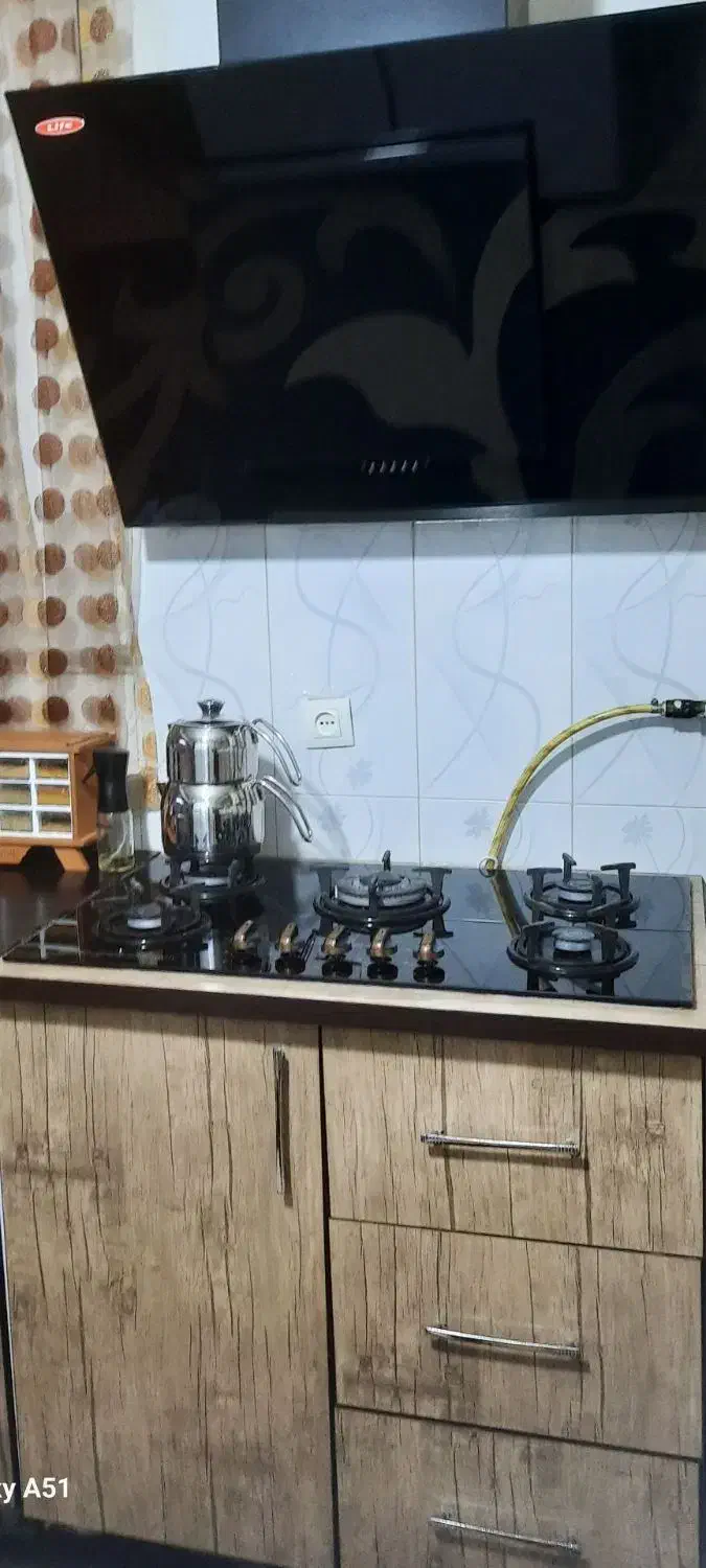 کابینت سینک هود گاز در حد نو|آب‌چکان و نظم‌دهنده ظروف|لالجین, |دیوار