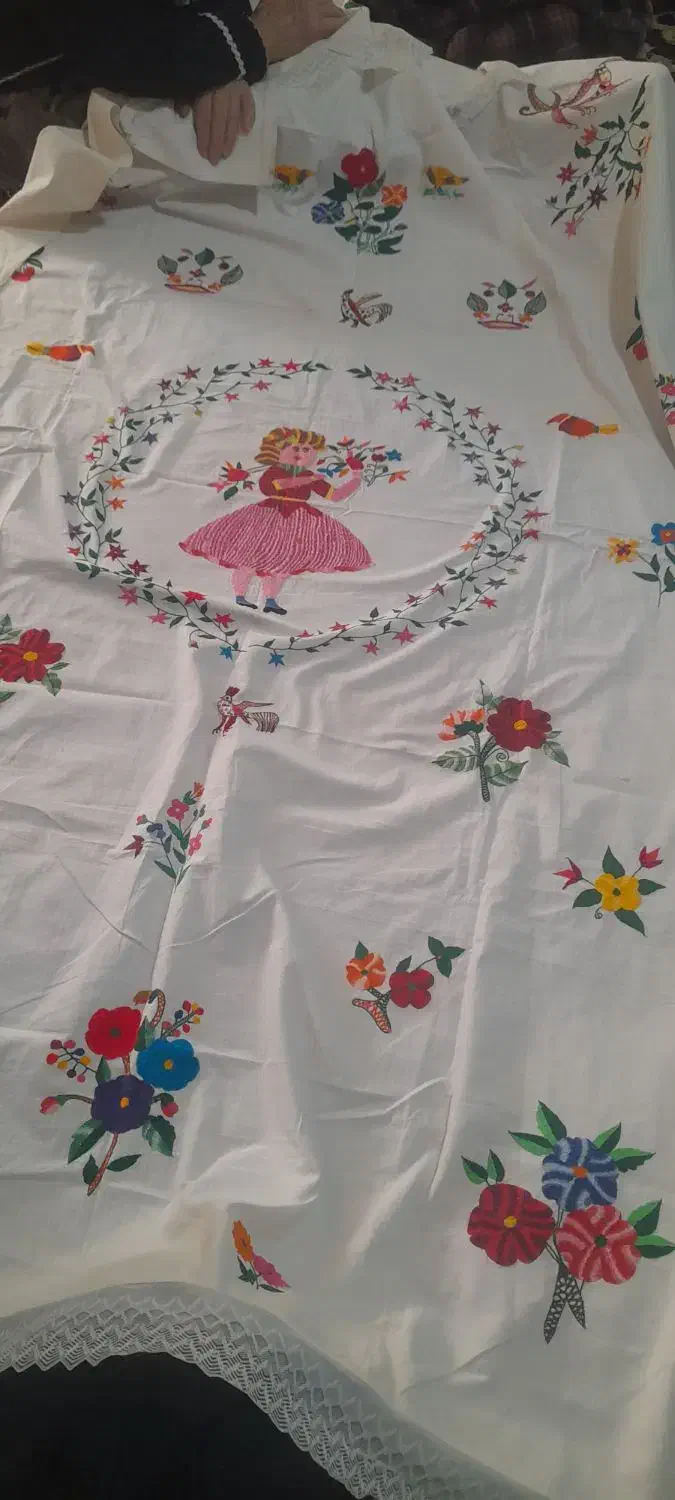 پرده گل دوزی دستی|پرده، رانر، رومیزی|سبزوار, قصبه شرقی|دیوار