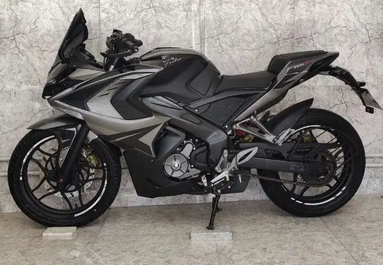 rs200 خشک|موتورسیکلت|سنندج, |دیوار
