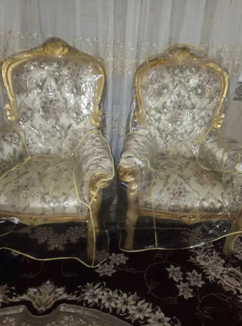 مبلمان سلطنتی ۹نفره  با میز عسلی|مبلمان خانگی و میز عسلی|مشهد, حضرت حجت|دیوار