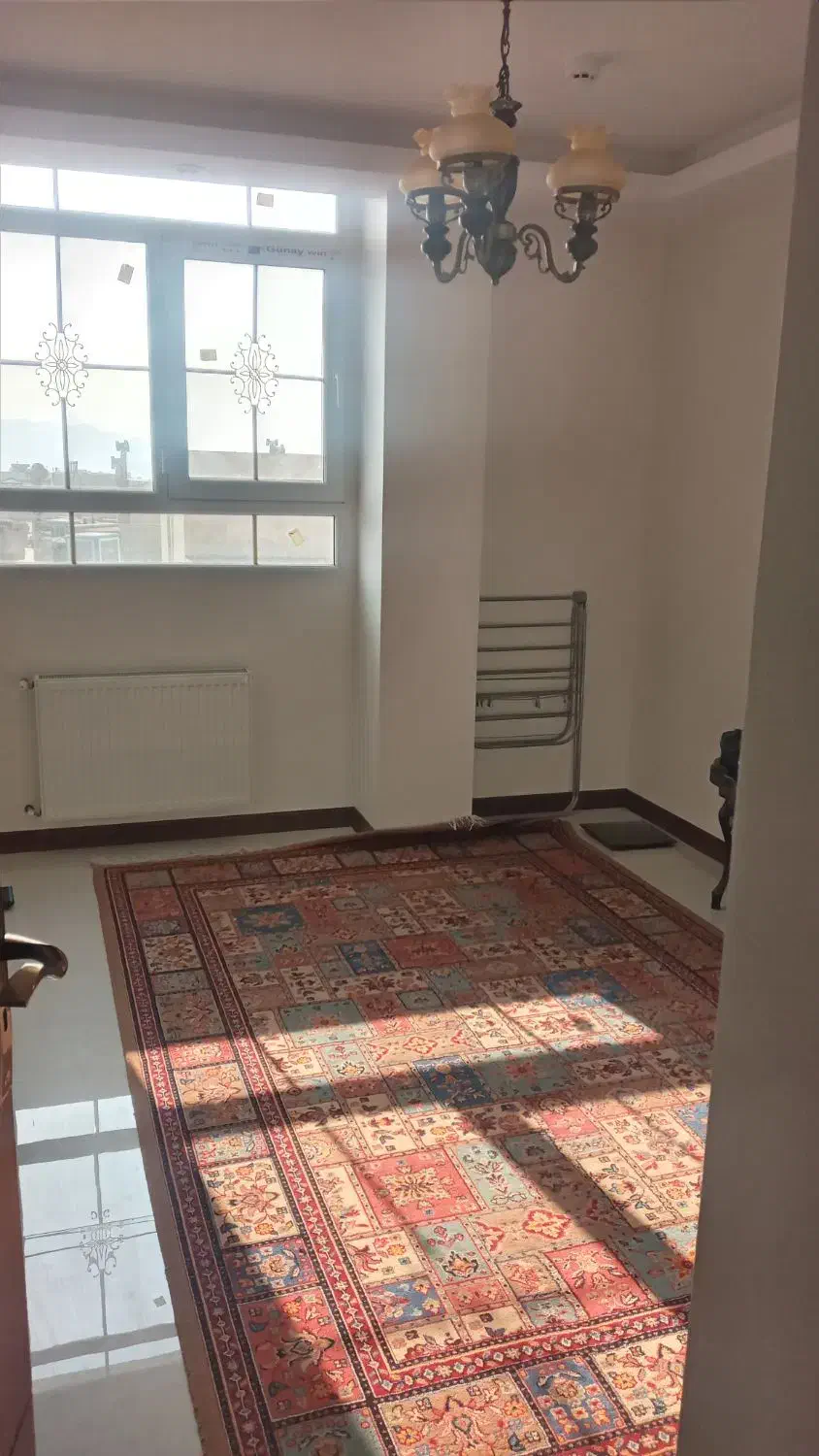 آپارتمان ۱۰۵ متری ۳ خوابه نوساز خ ۴۲