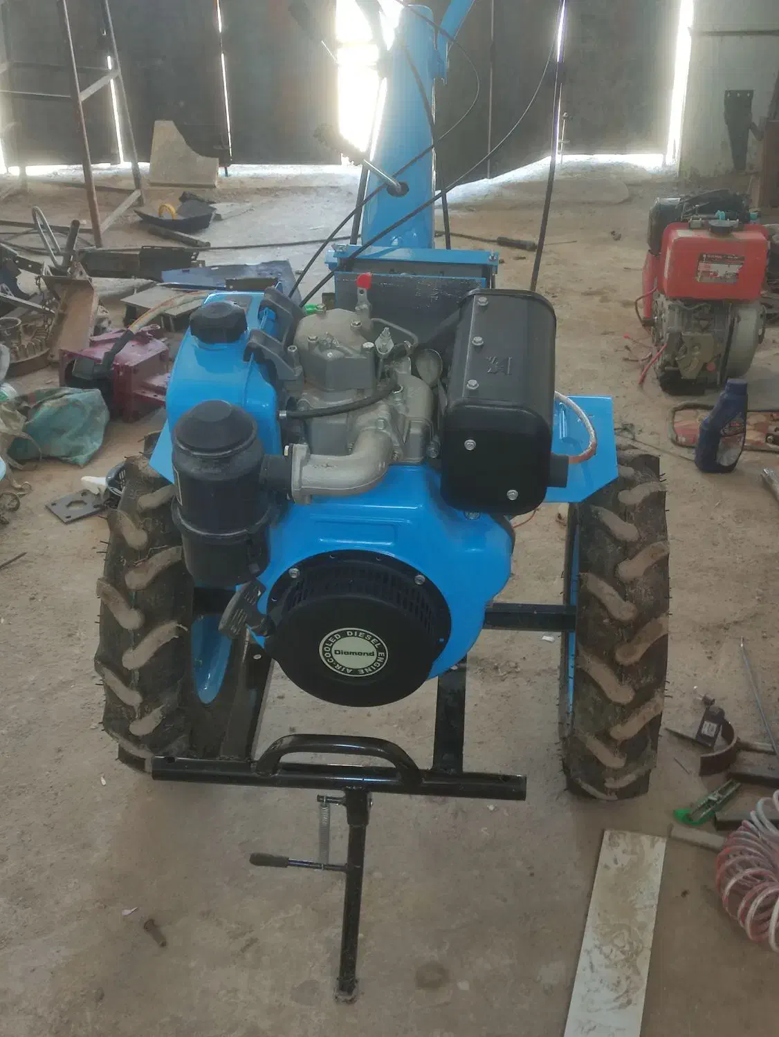 تیلر ده اسب|ماشین‌آلات صنعتی|رشتخوار, |دیوار