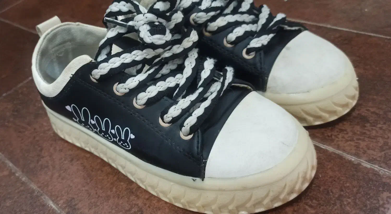 فرم مدرسه|لباس|تربت جام, شاد|دیوار