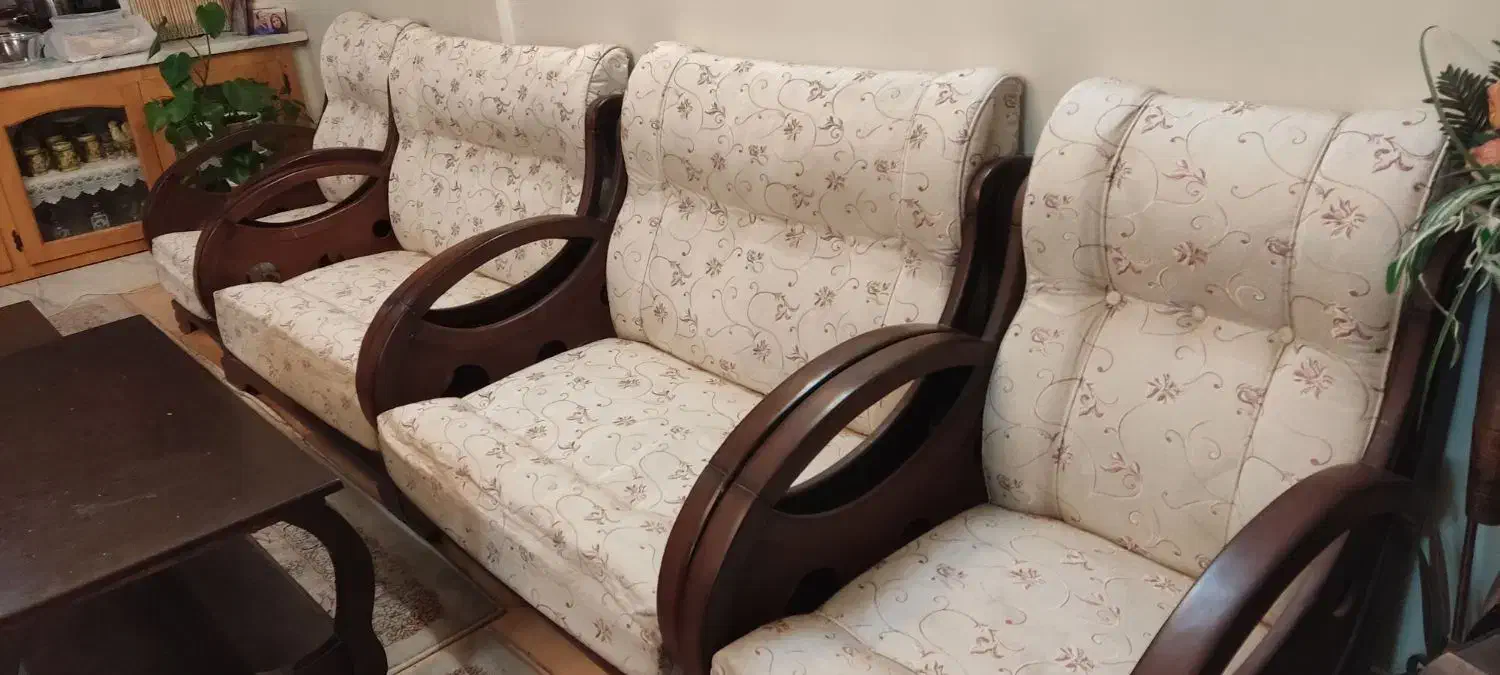 مبل راحتی ۱۲ نفره با پارچه و چوب با کیفیت|مبلمان خانگی و میز عسلی|اصفهان, گلزار|دیوار