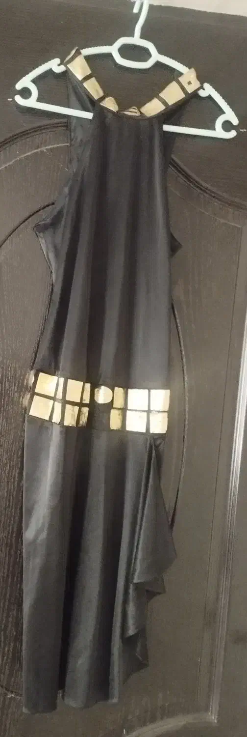 لباس مجلسی|لباس|رودهن, |دیوار