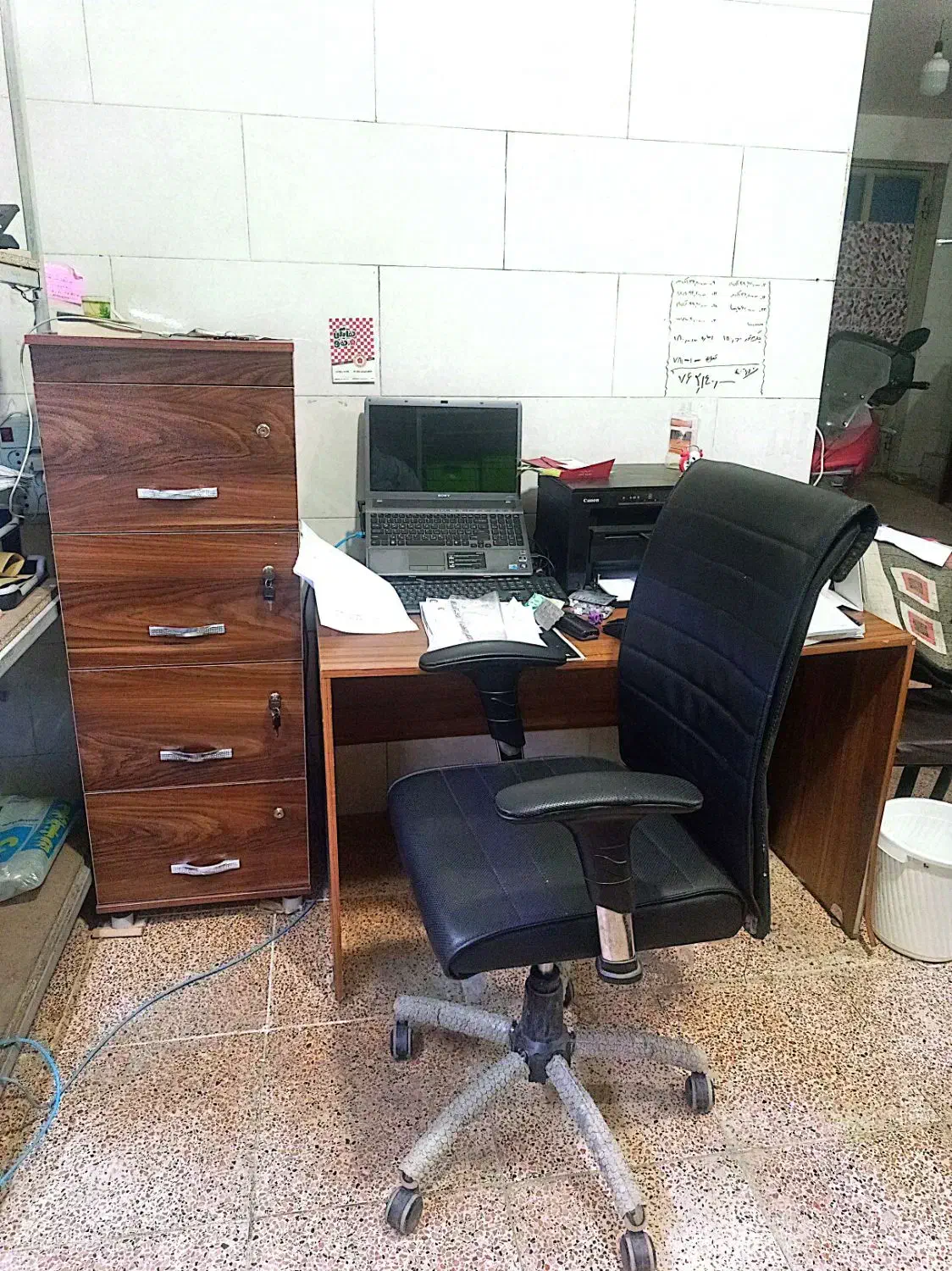میز تحریر ، کمد 4 کشو، صندلی و مبل راحتی|دفتر کار|تهران, کن|دیوار
