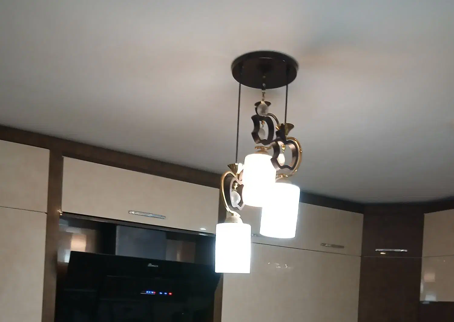 لوستر سه شاخه سالم ودرحدنو|لوستر و چراغ آویز|مشهد, الهیه|دیوار