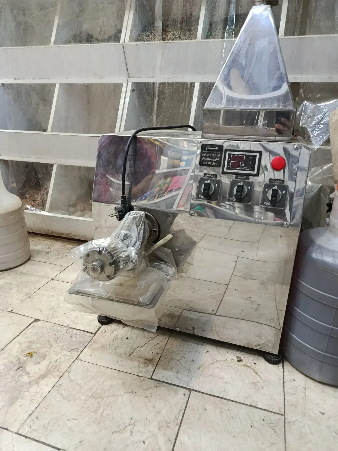 روغنگیری|فروشگاه و مغازه|مشهد, شاهد (شهرک غرب)|دیوار