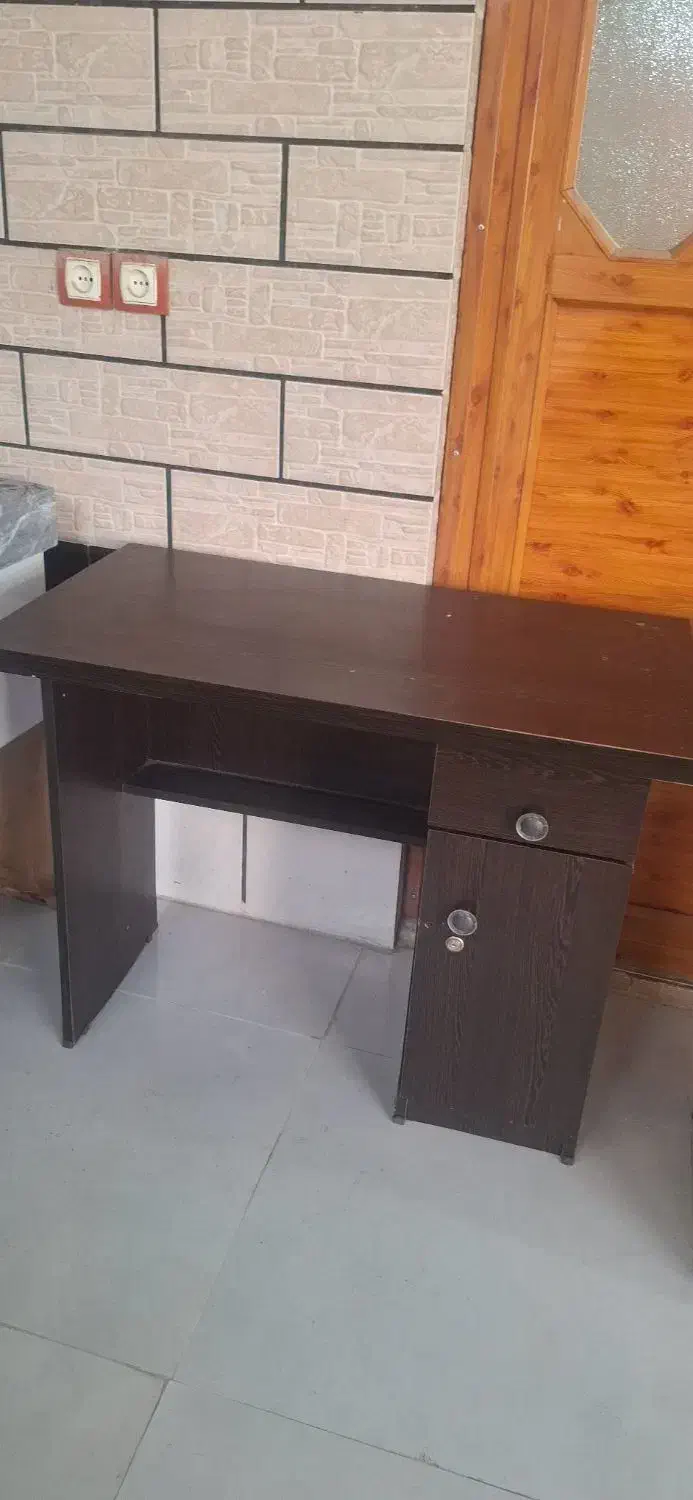 میزاداری و کامپیوتر|میز تحریر و کامپیوتر|دهدشت, |دیوار