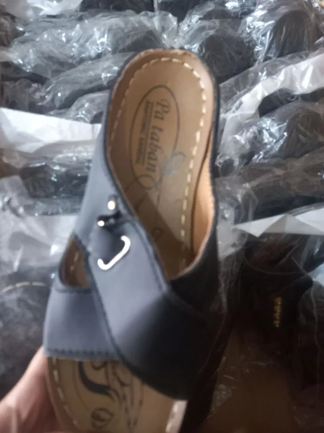 کفش|کیف، کفش، کمربند|بیرجند, |دیوار