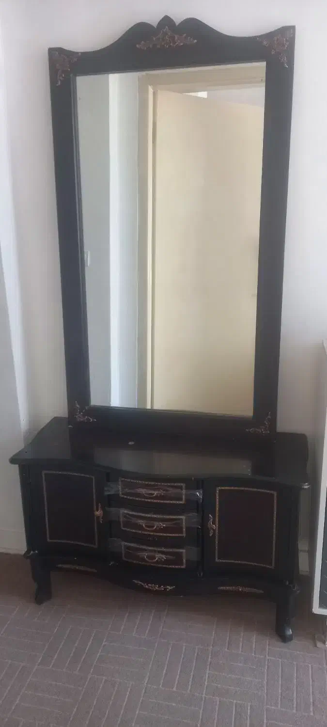 میز و آینه|بوفه، ویترین، کنسول|زاهدان, |دیوار