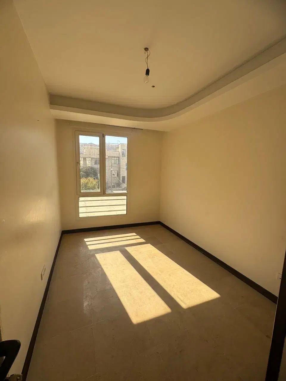 ۱۰۵متری/۲خوابه/غرق‌نور/میدان ملت