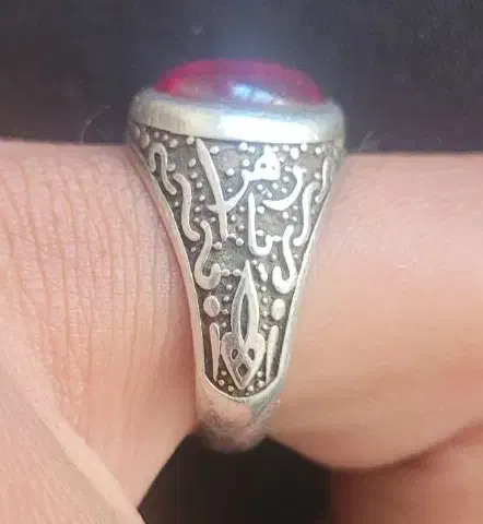 انگشتر نقره لعل اصل قدیمی و نگینهای جواهری|جواهرات|شیراز, زرهی|دیوار