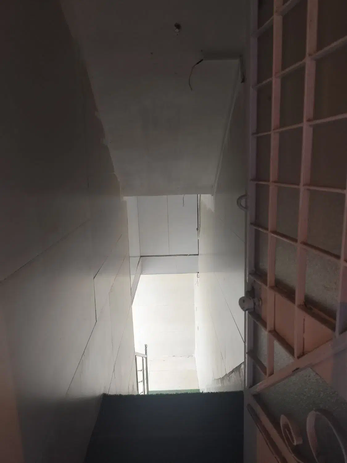 اجاره زیرزمین تجاری|اجارهٔ مغازه و غرفه|ایلام, |دیوار