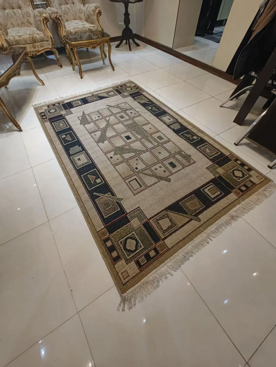 دو عدد فرش|فرش|پردیس, فاز ۳|دیوار