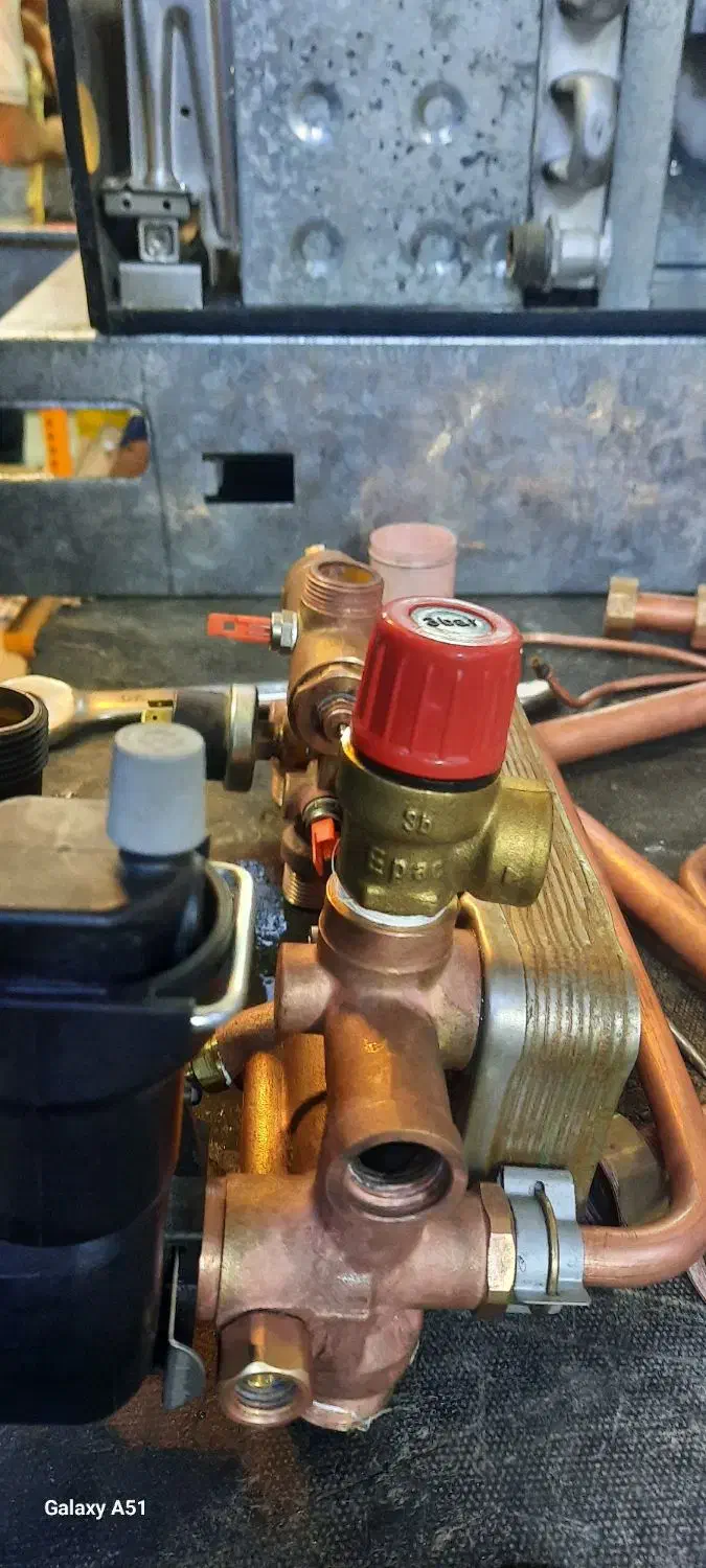 تعمیر انواع پکیج ایران رادیاتور و بوتان.|خدمات پیشه و مهارت|تهران, آهنگ|دیوار