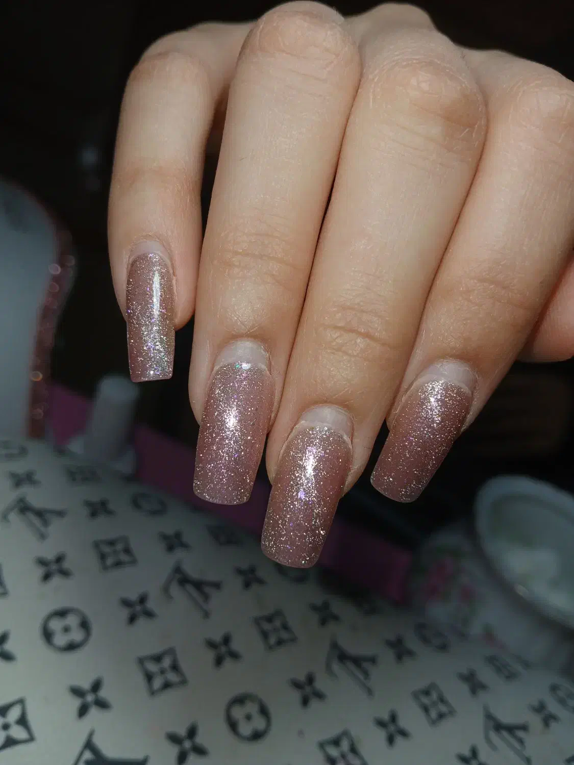 خدمات مژه و ناخن ارزان|خدمات آرایشگری و زیبایی|ساری, |دیوار