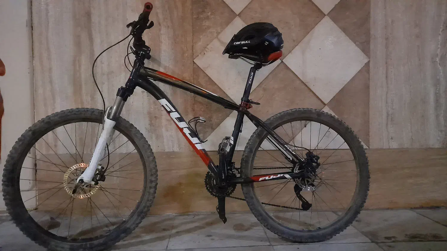 دوچرخه فوجی،کی تی ام،جاینت|دوچرخه، اسکیت، اسکوتر|فردیس, منظریه|دیوار