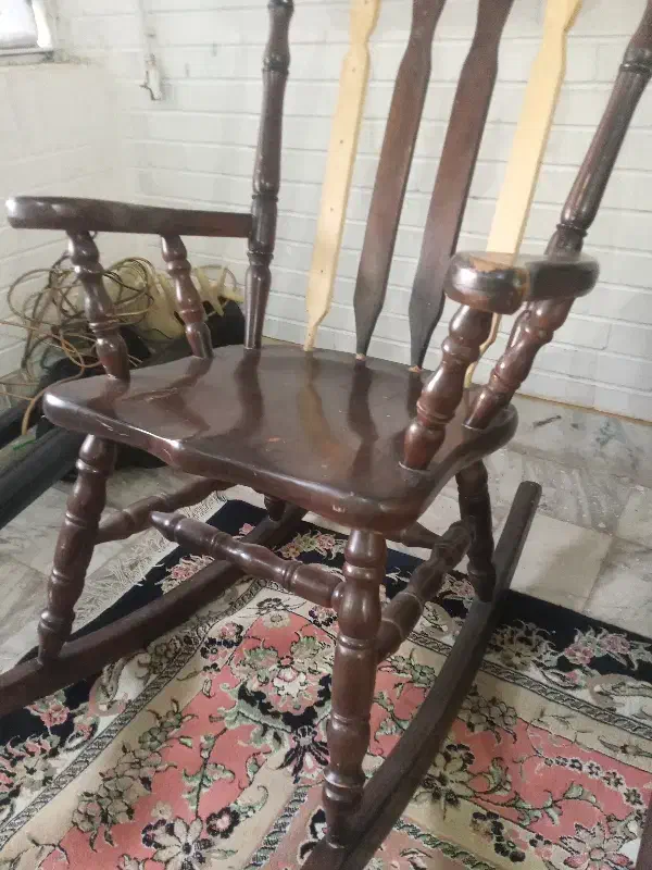 صندلی مادر بزرگ|صندلی و نیمکت|فولادشهر, A4|دیوار