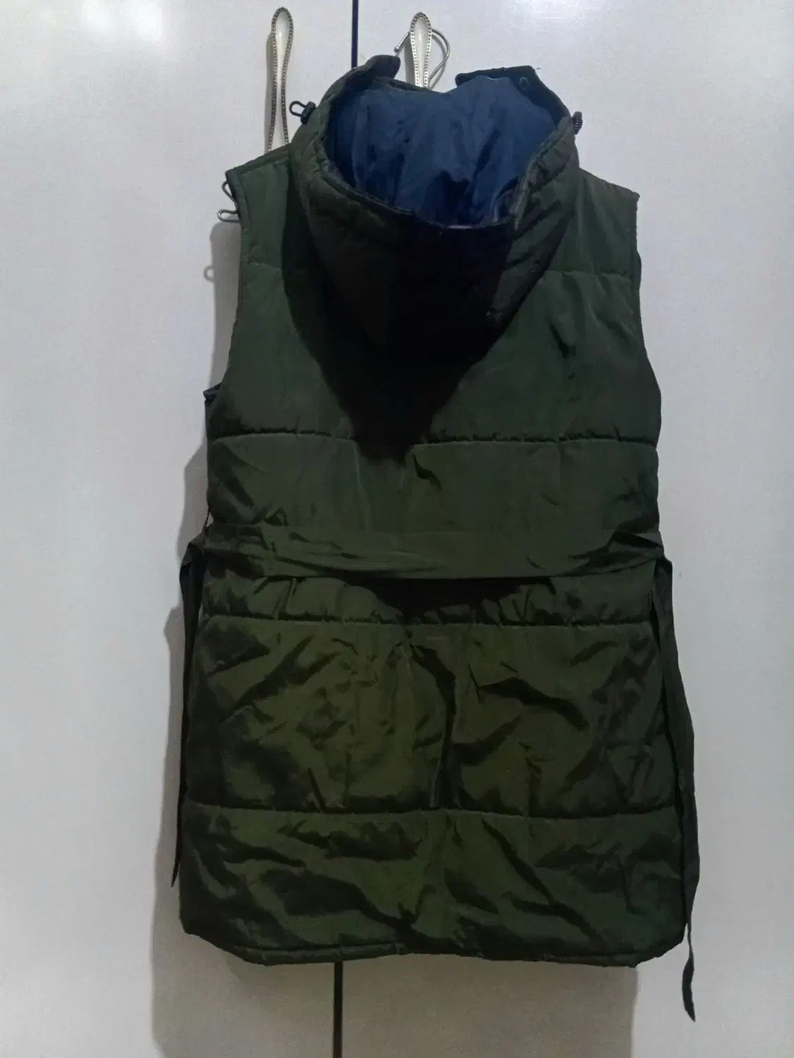 پافر چرم سبز|لباس|قم, نیروگاه|دیوار