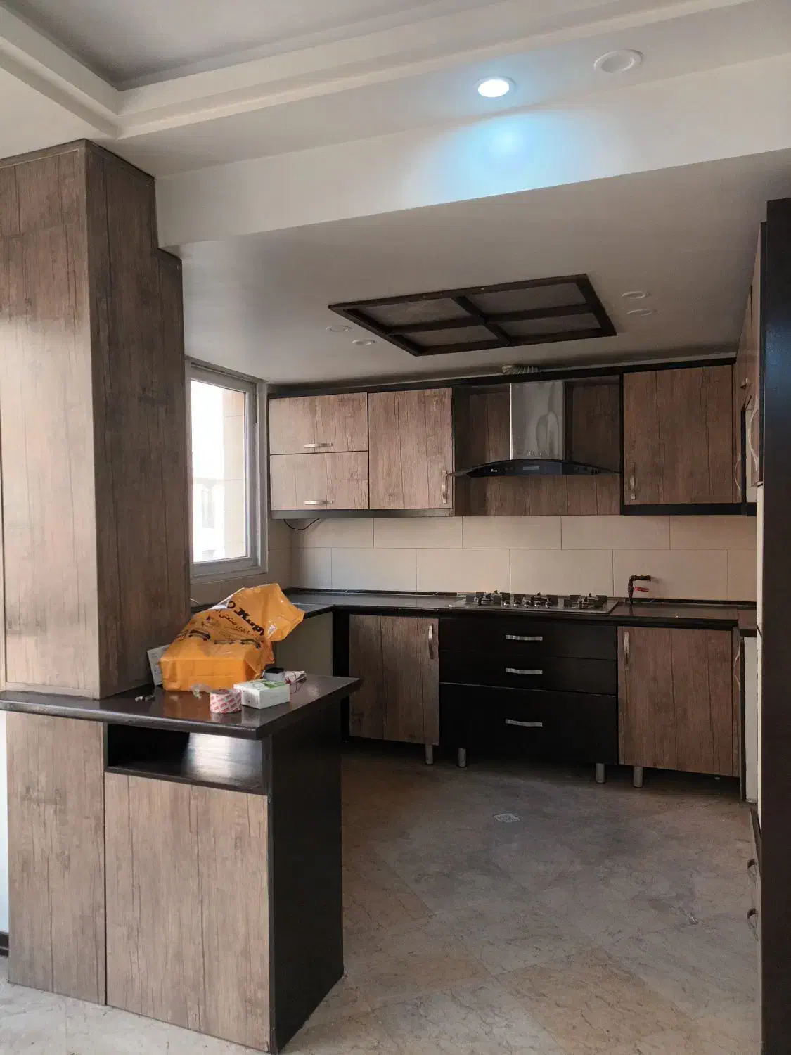 ۱۰۰ متر دو خوابه *روبه کوچه