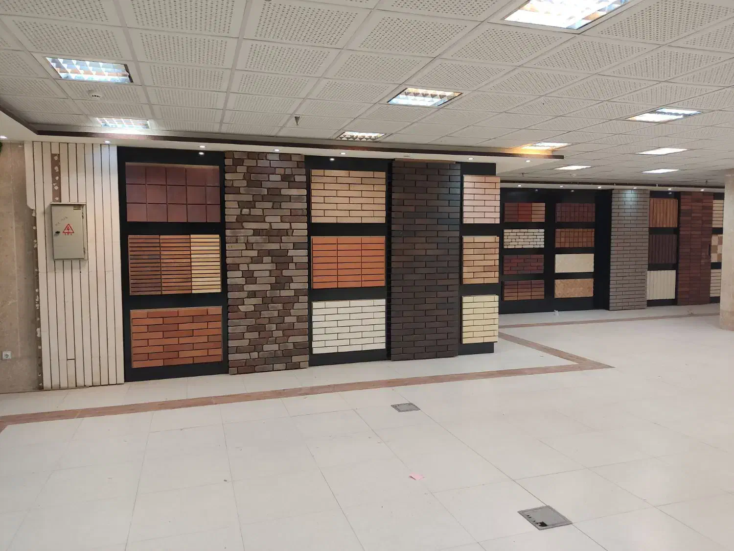 اجاره مغازه ۳۴۰ متری در A۴|اجارهٔ مغازه و غرفه|فولادشهر, A4|دیوار