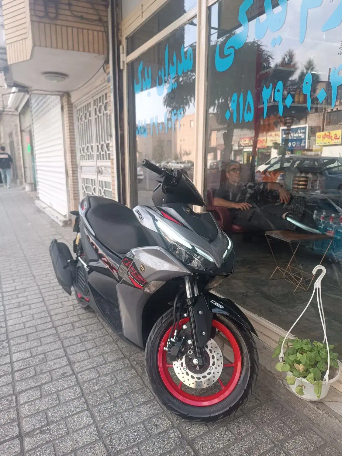 موتور آیروکس 1403|موتورسیکلت|مشهد, ادیب نیشابوری (شهرک غرب)|دیوار