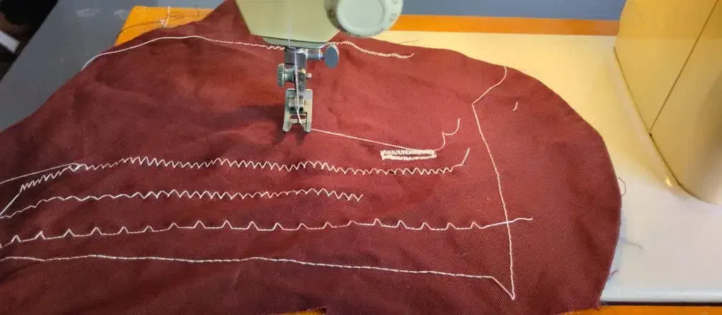 یک دستگاه چرخ خیاطی سینگر برقی|چرخ خیاطی و ریسندگی|شیراز, شهرک گلستان|دیوار