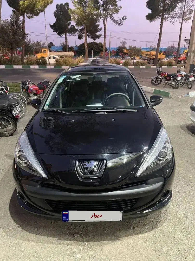 ۲۰۷ سقف شیشه ای مدل ۴۰۲|خودرو سواری و وانت|سبزوار, کاشفی شمالی (دادگستری)|دیوار