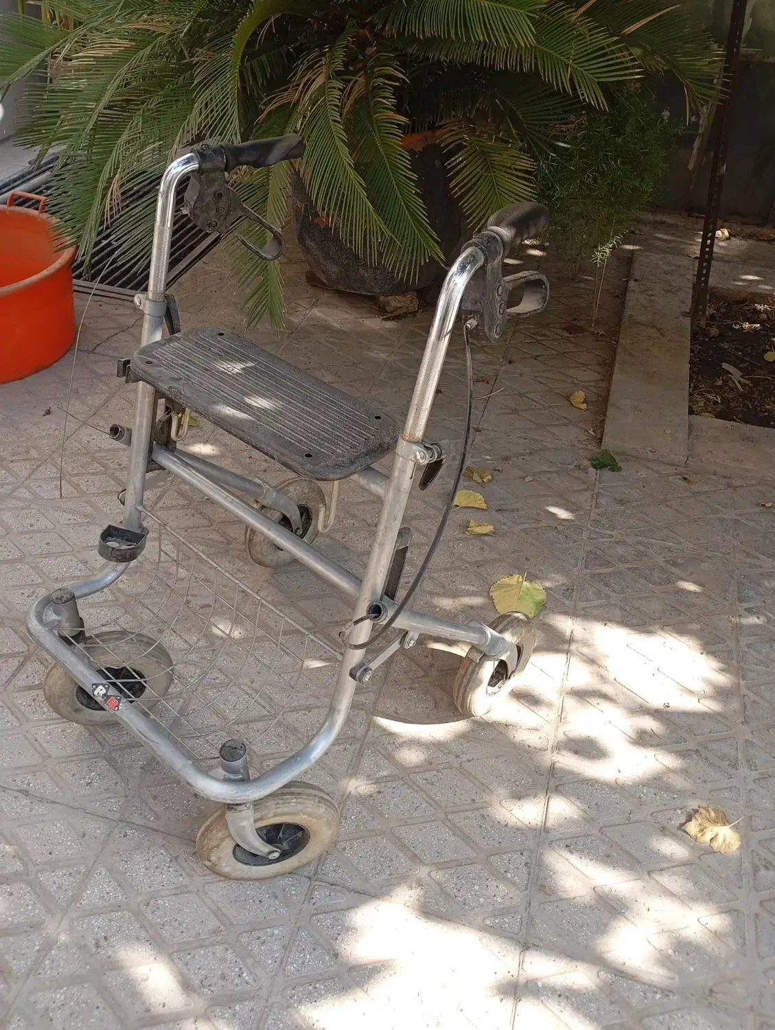 واکر چرخ دار|آرایشی، بهداشتی، درمانی|تهران, طیب|دیوار