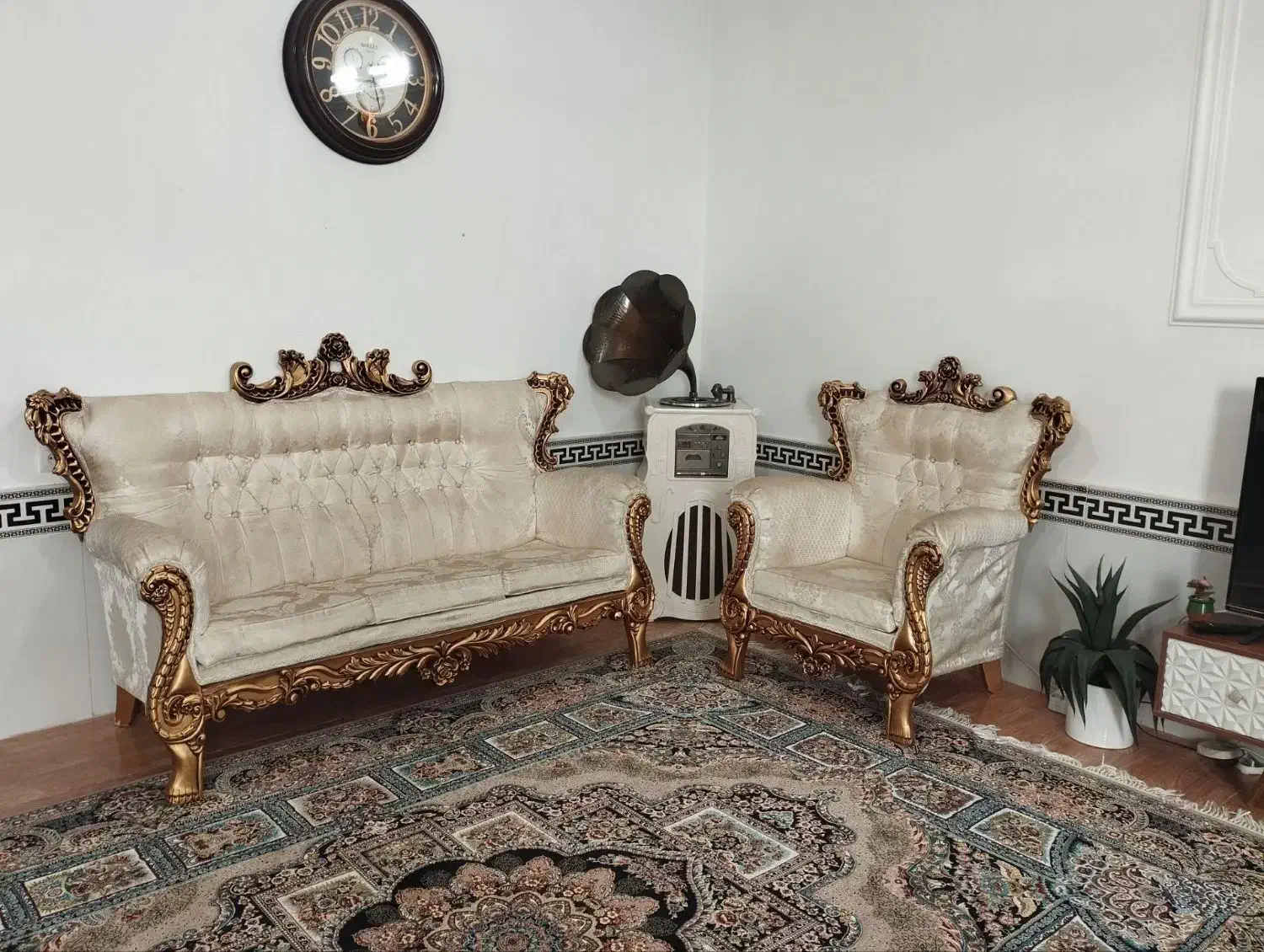 مبل هفت نفره سلطنتی|مبلمان خانگی و میز عسلی|کوهدشت, |دیوار