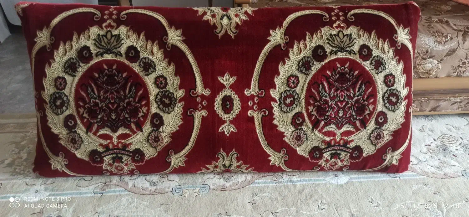 یک جفت پشتی|پشتی|گرمسار, |دیوار