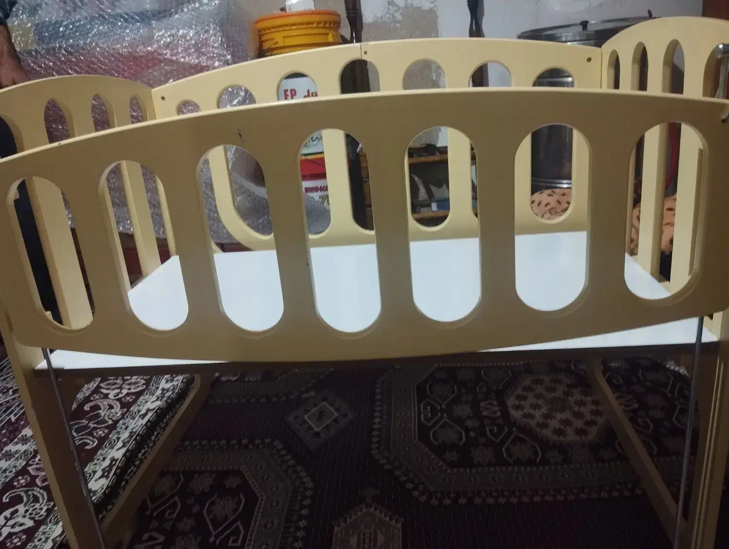 تخت خواب بچه نو سالم|تخت و صندلی بچه|زنجان, |دیوار