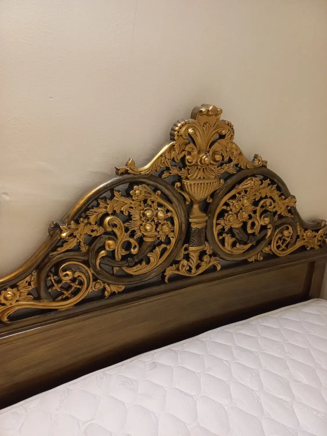 سرویس خواب دو نفره|تخت و سرویس خواب|اصفهان, برازنده|دیوار