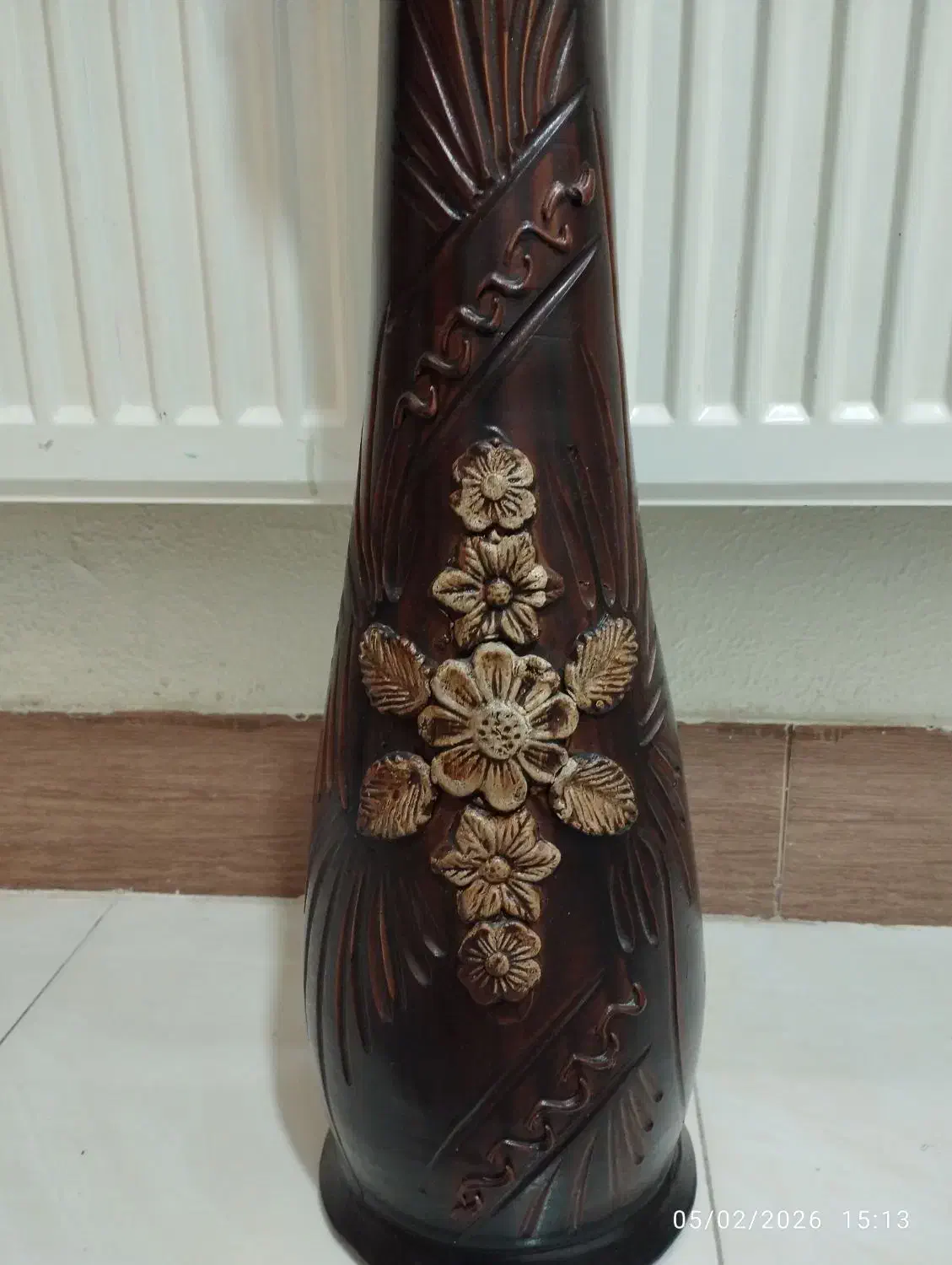 گلدان سفالی|گل مصنوعی|شاهین‌شهر, شهرک ردانی پور|دیوار