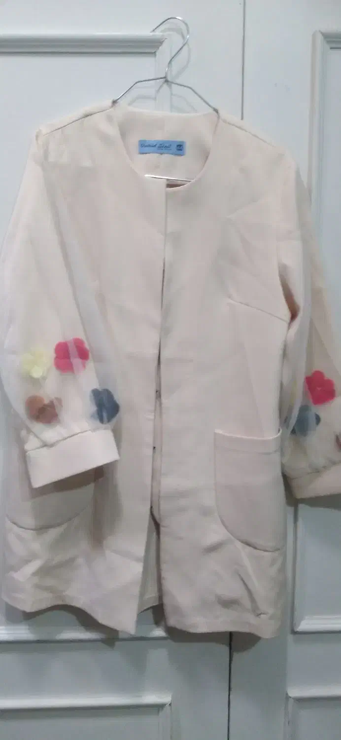 مانتو مجلسی|لباس|نیشابور, فرح بخش|دیوار