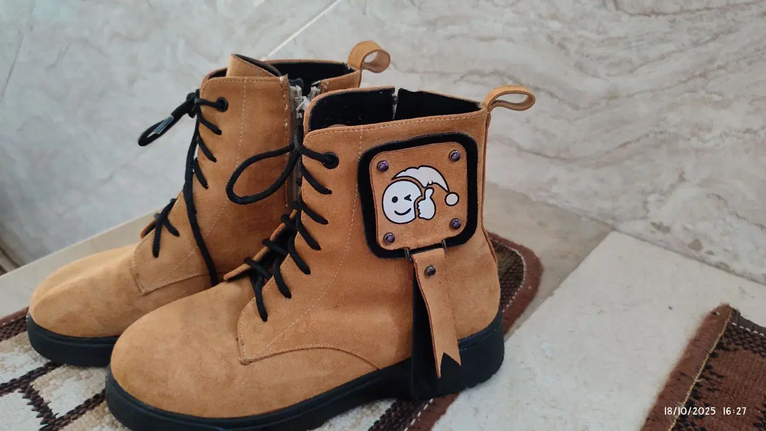 نیم بوت|کیف، کفش، کمربند|بهارستان, |دیوار