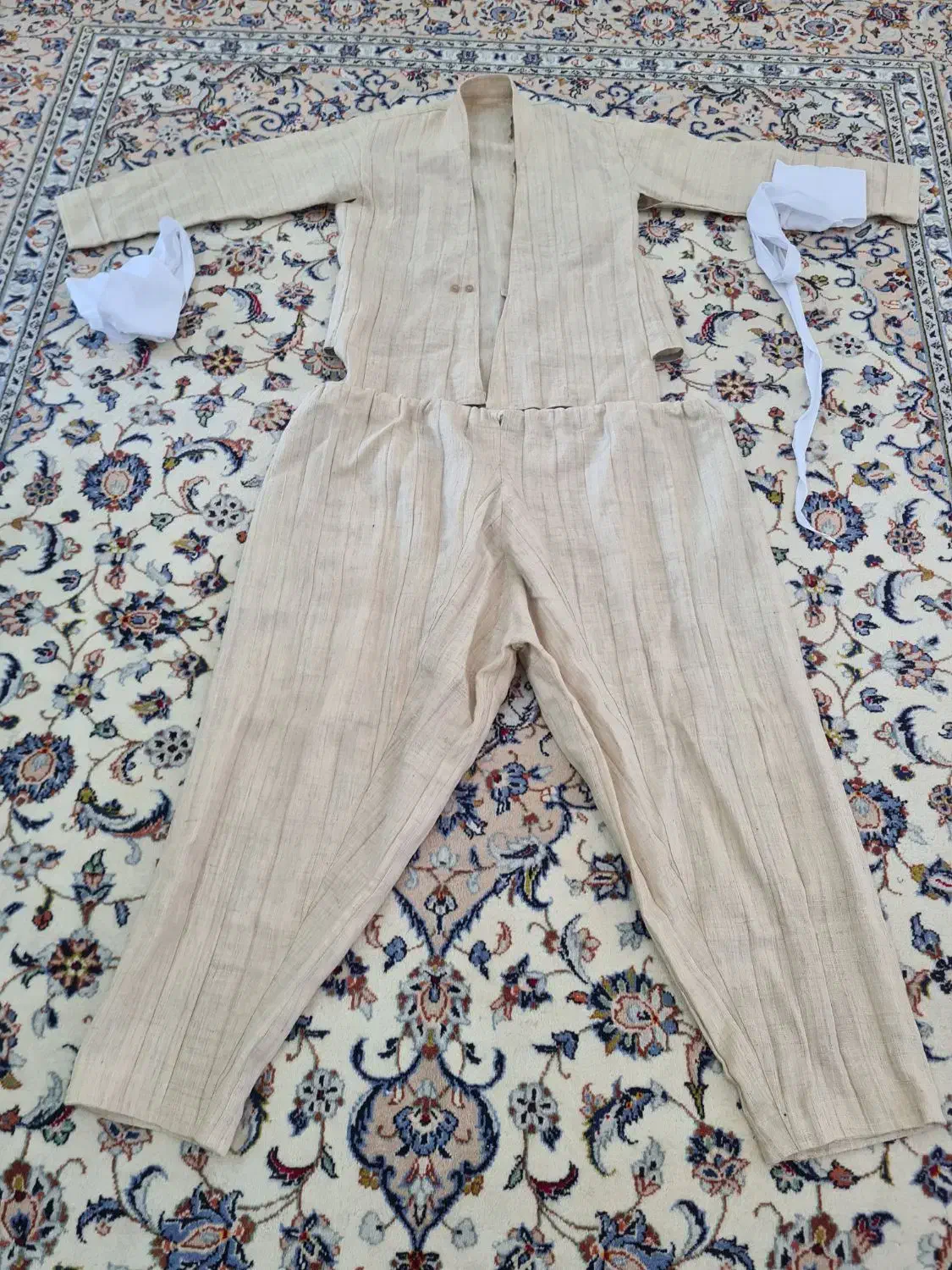 جوخه و رانک|لباس|مهاباد (آذربایجان غربی), |دیوار